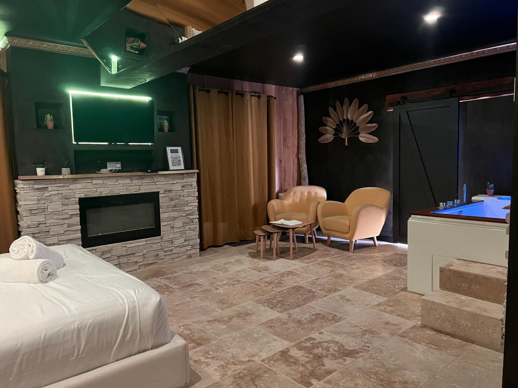 Le Lodge Des Charmes 5 Etoiles Leves Exterior photo