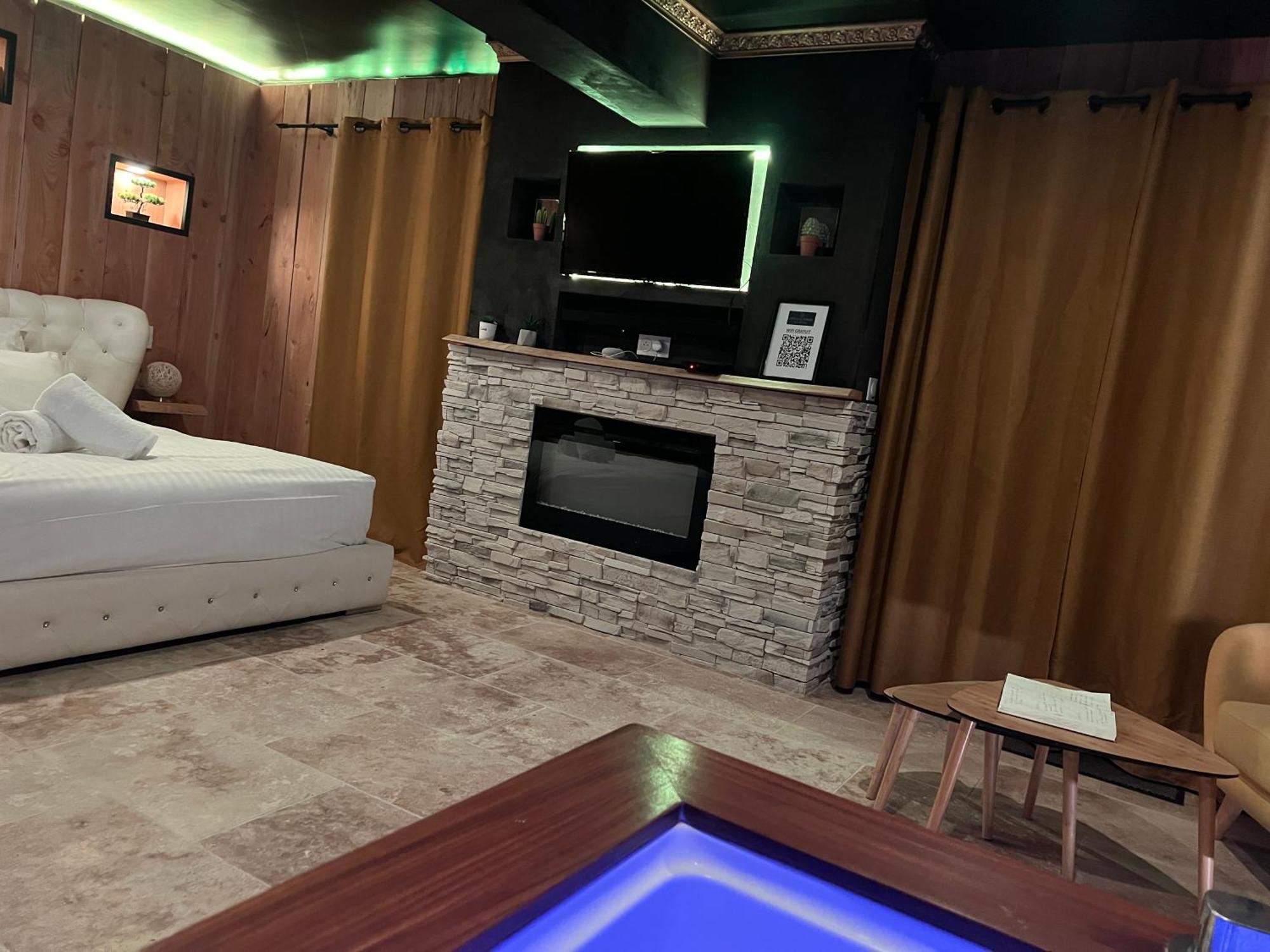 Le Lodge Des Charmes 5 Etoiles Leves Exterior photo