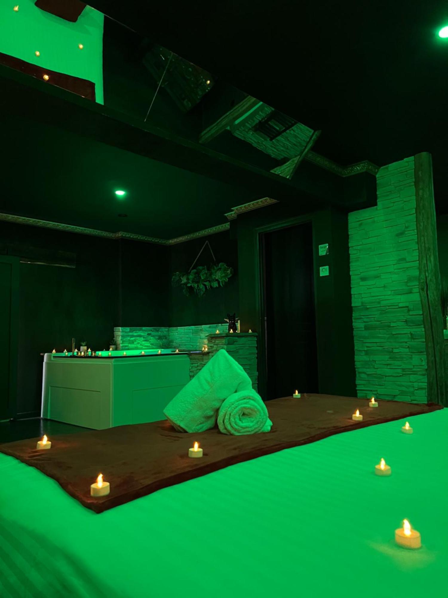 Le Lodge Des Charmes 5 Etoiles Leves Exterior photo