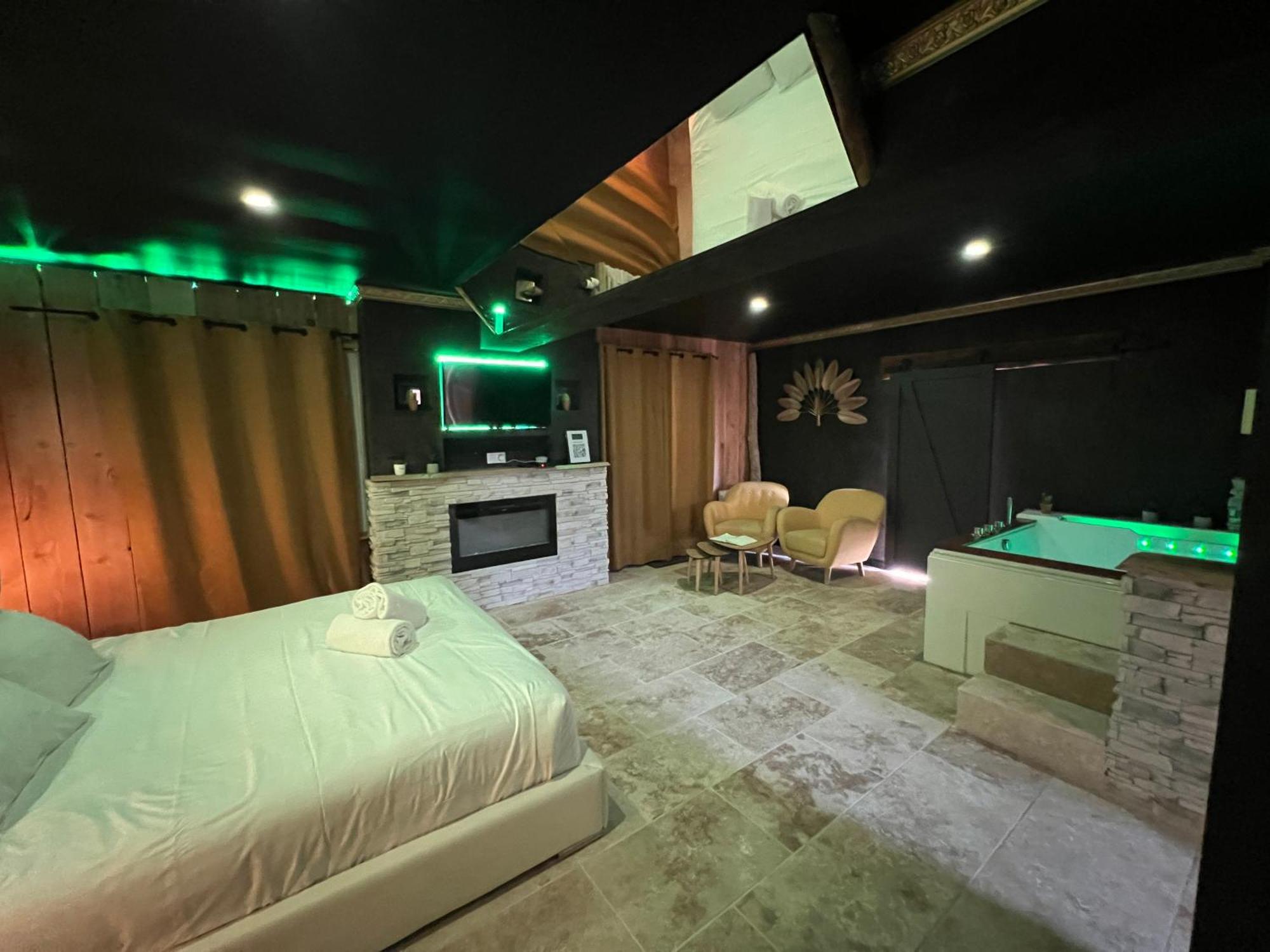 Le Lodge Des Charmes 5 Etoiles Leves Exterior photo