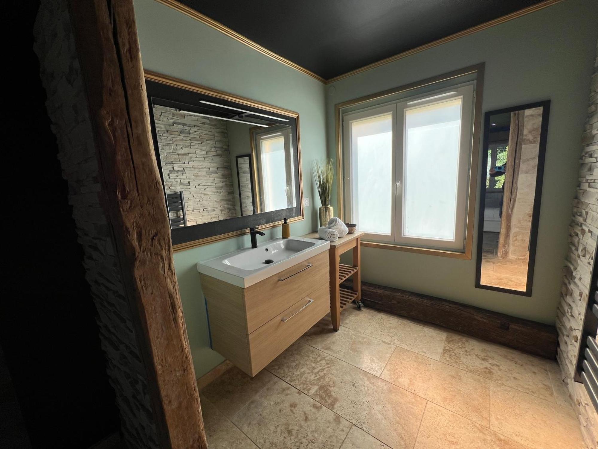 Le Lodge Des Charmes 5 Etoiles Leves Exterior photo