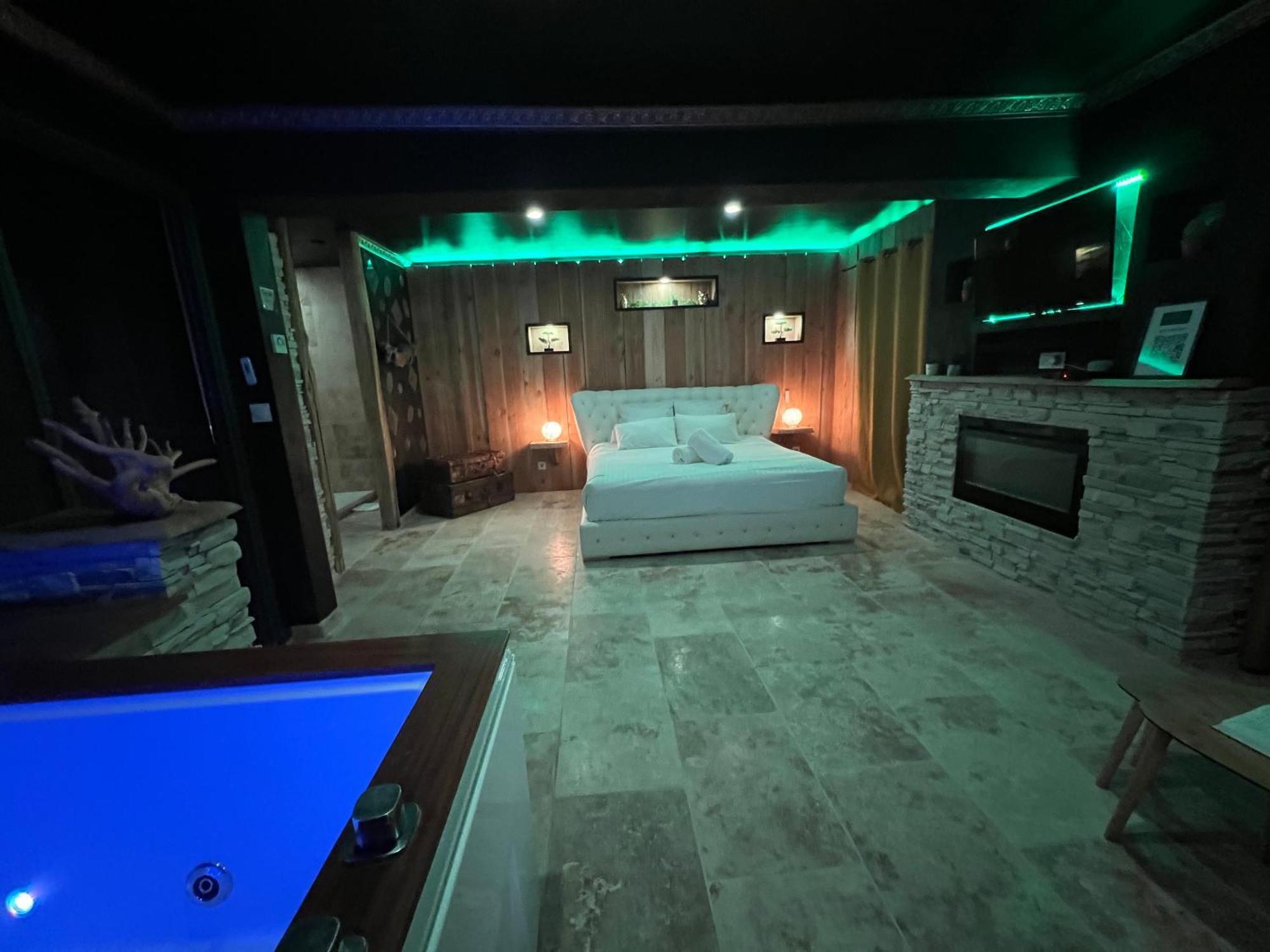 Le Lodge Des Charmes 5 Etoiles Leves Exterior photo