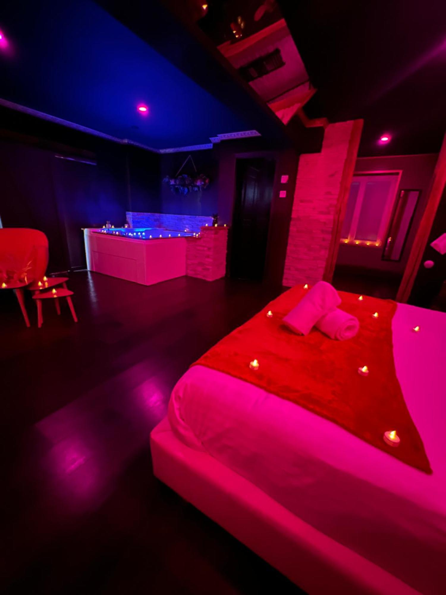 Le Lodge Des Charmes 5 Etoiles Leves Exterior photo