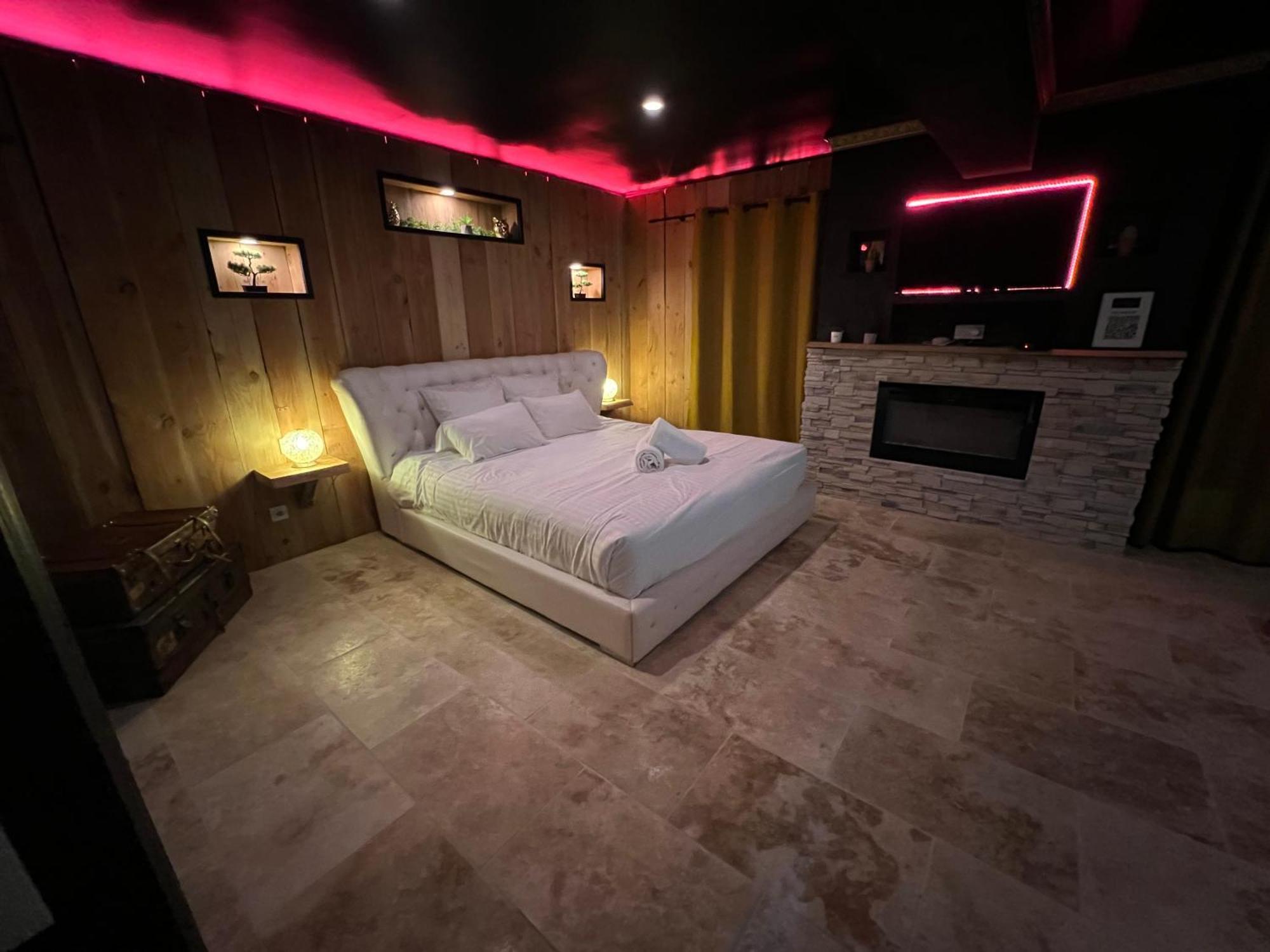 Le Lodge Des Charmes 5 Etoiles Leves Exterior photo