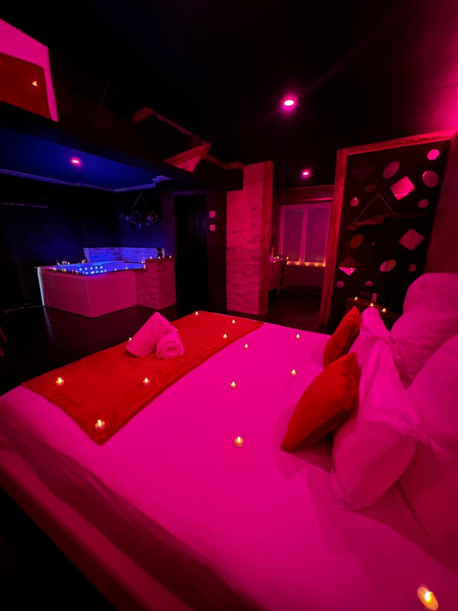 Le Lodge Des Charmes 5 Etoiles Leves Exterior photo