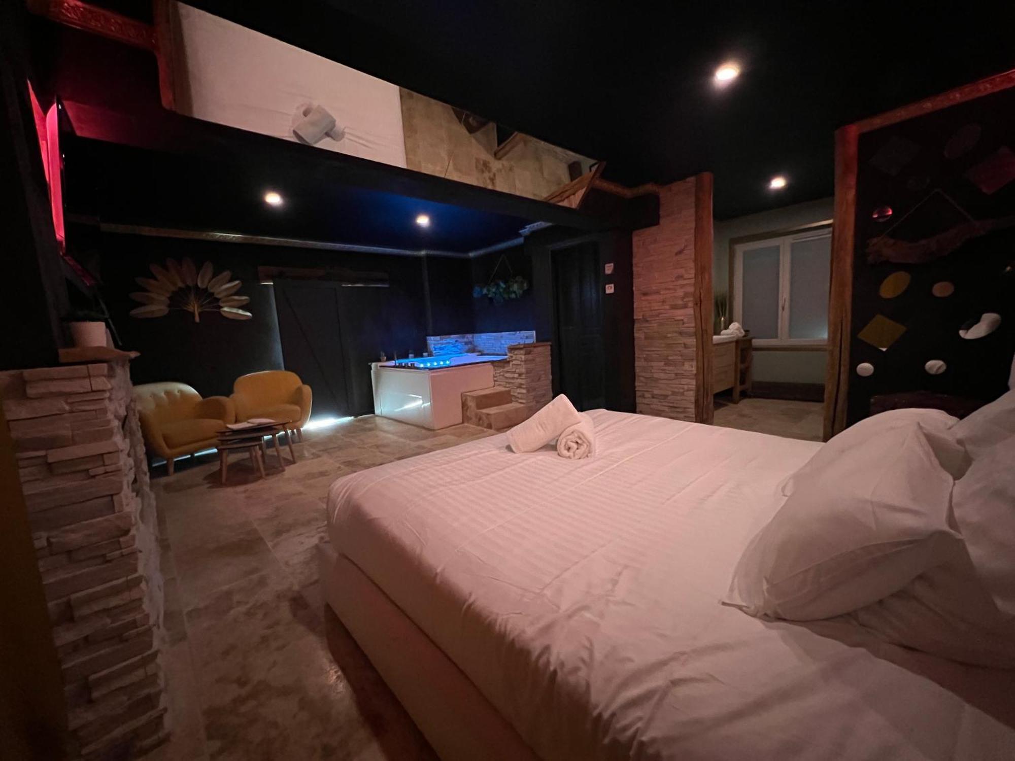 Le Lodge Des Charmes 5 Etoiles Leves Exterior photo